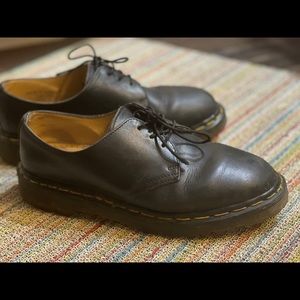 MOVING SALE! Vintage Docs. women’s 8, from England